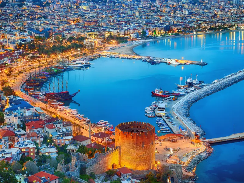 Alanya huhtikuussa 2026: Sää ja paikalliset festivaalit
