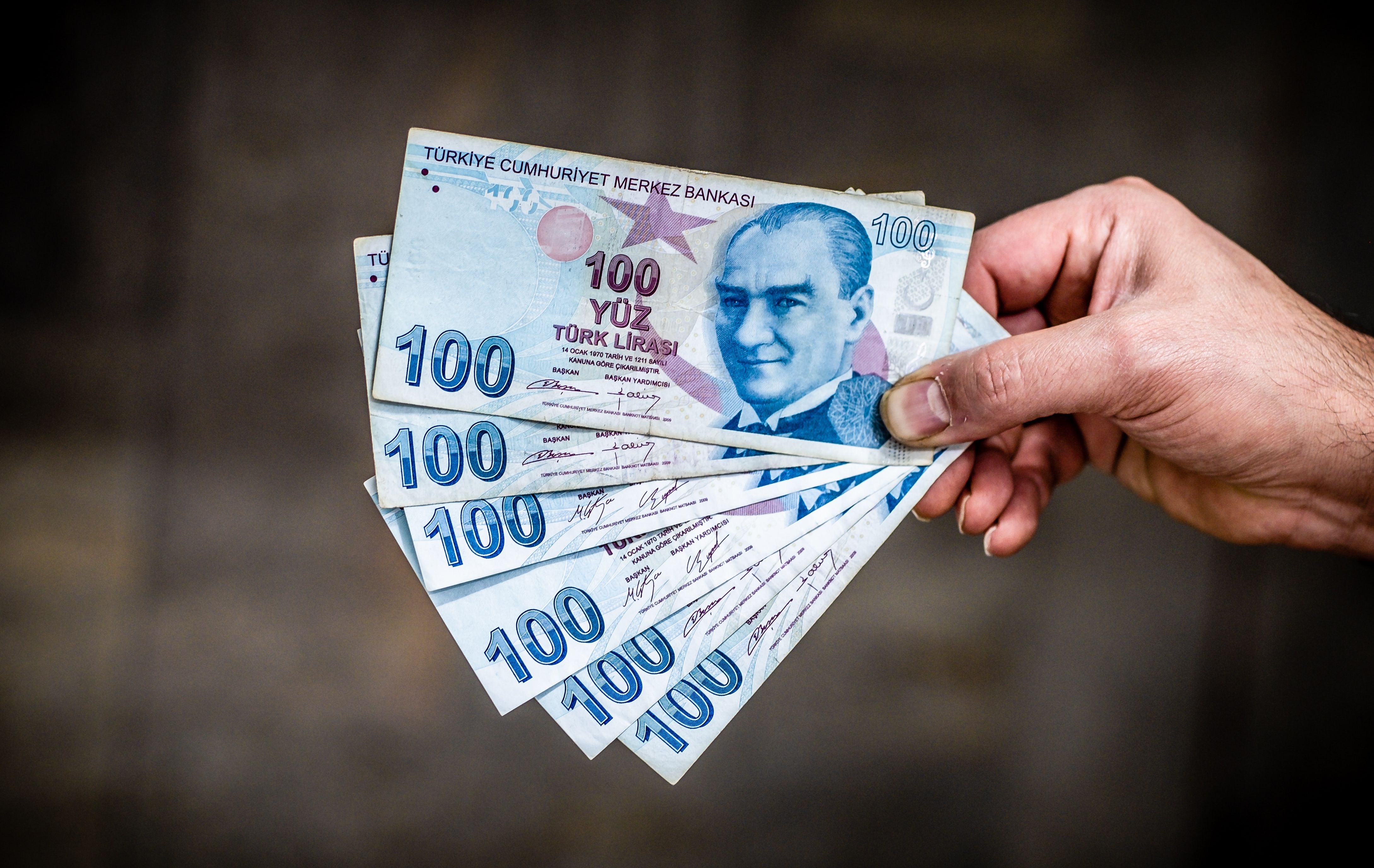 Mikä valuutta kannattaa ottaa mukaan Alanyaan? Turkin liira, punta vai euro?