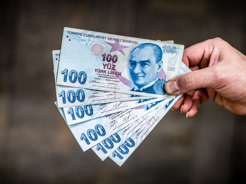 Mikä valuutta kannattaa ottaa mukaan Alanyaan? Turkin liira, punta vai euro?